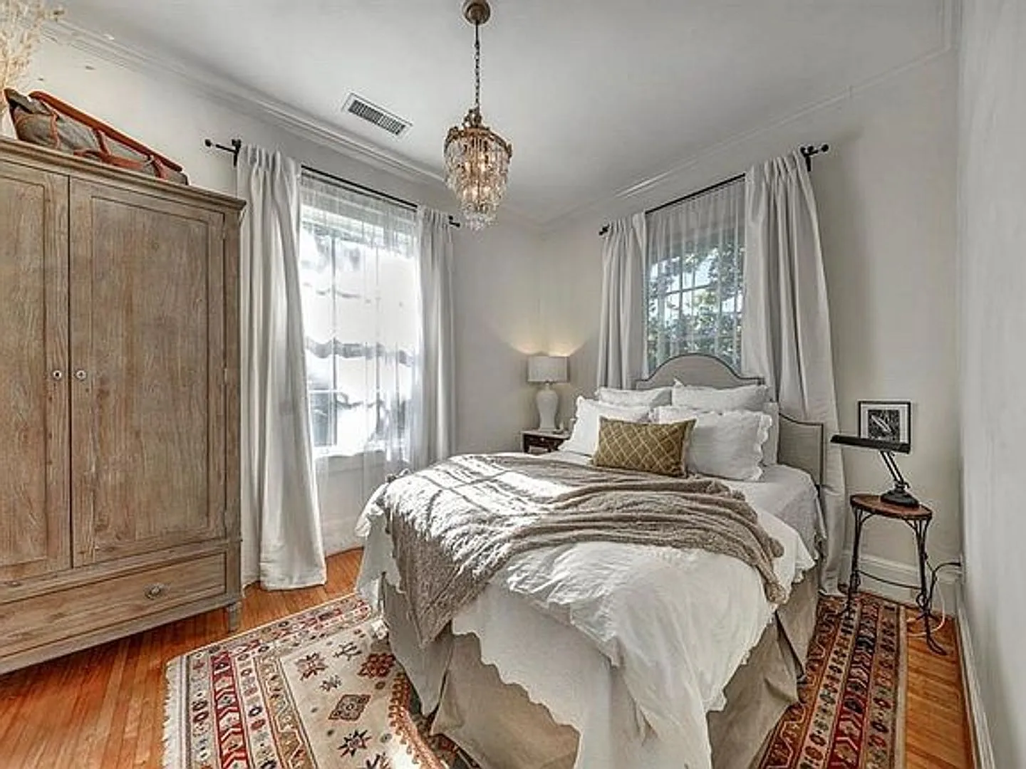 Beautifully Renovated 1bd/1ba Condo in Great Virginia Highlands Location!! — Photo 4
