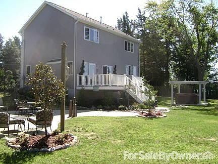 2nd image of 315 Lakeside Dr N