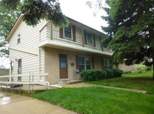 5850 S Delaware Ave, New Berlin, WI 53146