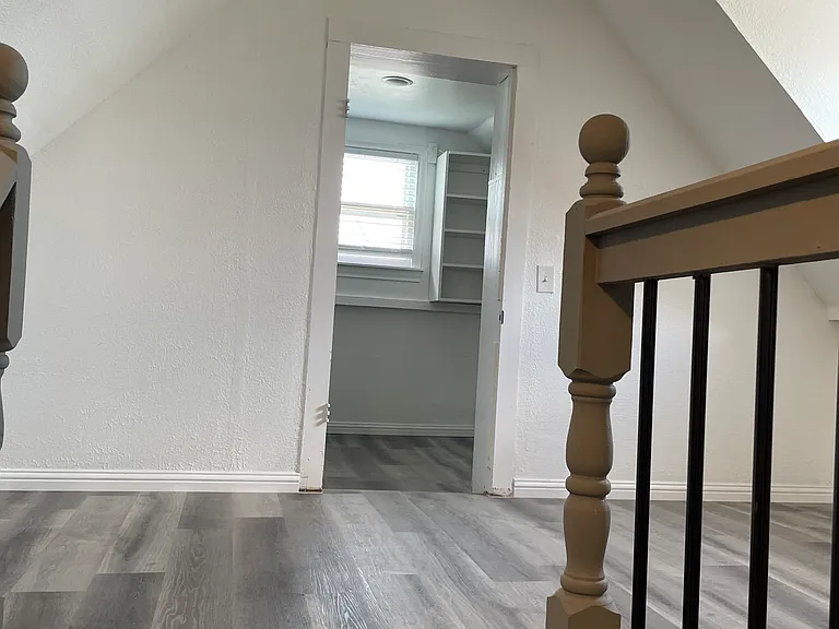 400 Lake Rd — Photo 7