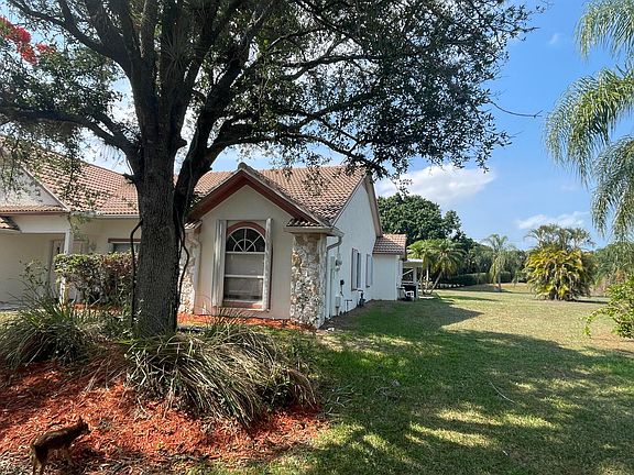 5th image of 407 SW Redwood Cove