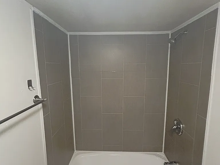 304 N Bloomington St #26 — Photo 7