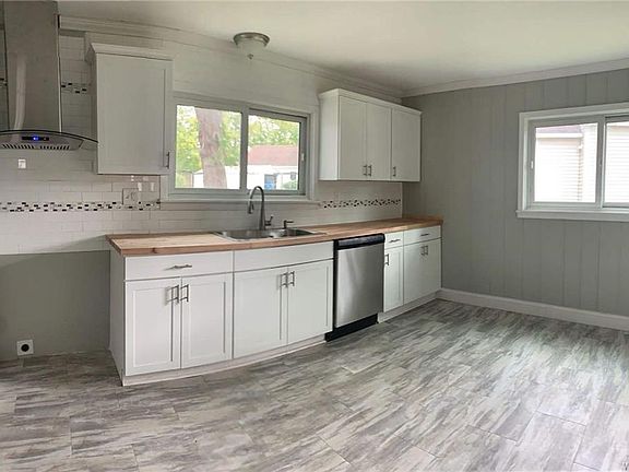 4th image of 131 Highland Ave