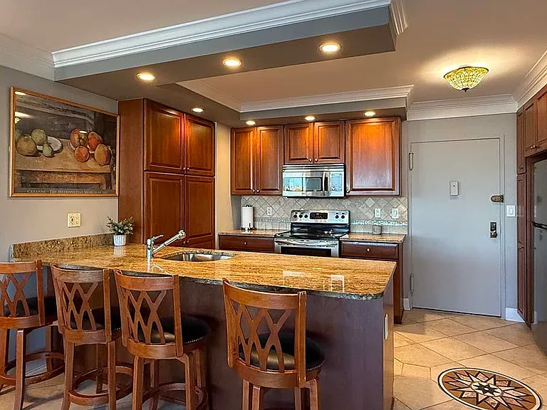 380 Mountain Rd #208 — Photo 9