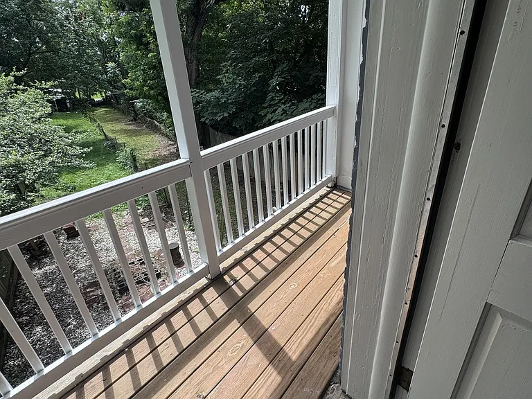 512 W South St — Photo 13
