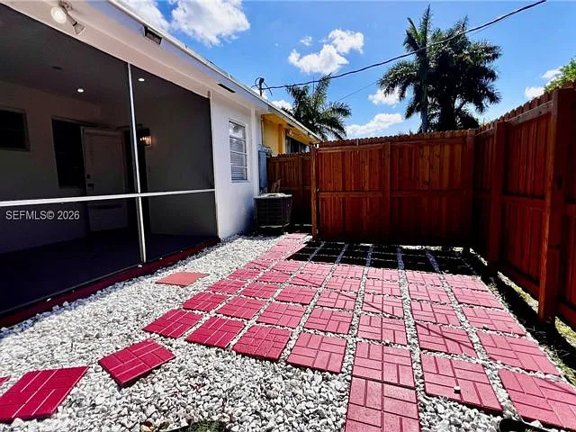 6193 SW 48th Ct — Photo 14