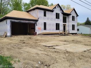 445 Colebrook Dr, Troy, MI