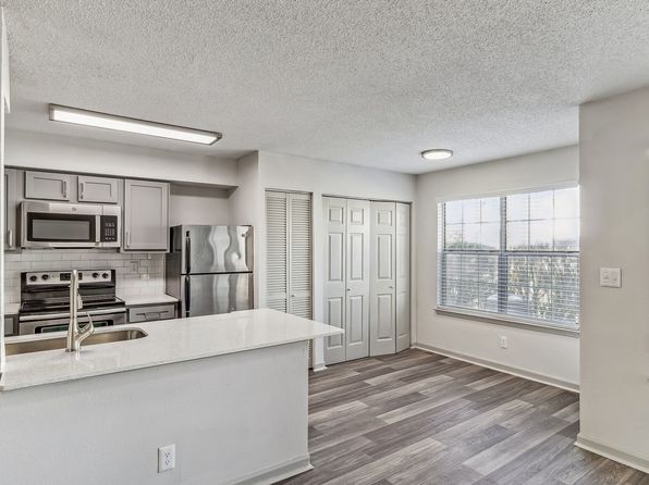 207 National Dr APT 34