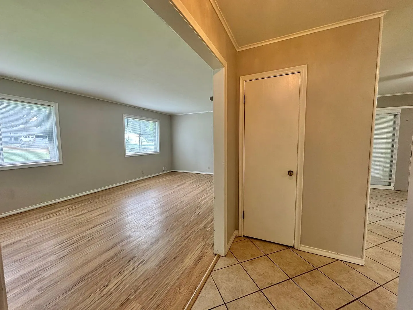 For Rent Spacious Home Next to Spring Lake Park! — Photo 2