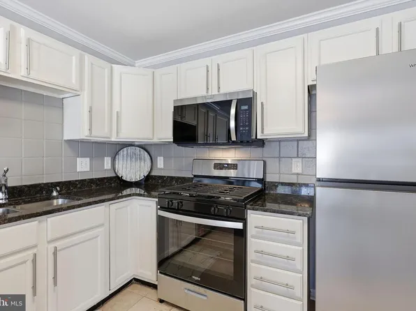 9332 Wax Myrtle Way, Manassas, VA 20110