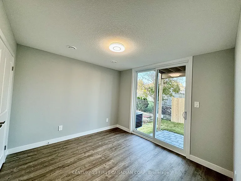 349 Southdale Rd E #26 — Photo 4