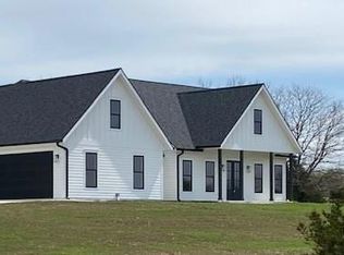 980 E 1512th Rd, Lawrence, KS 66046