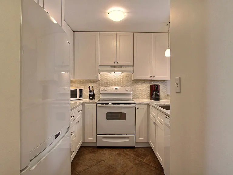 206 W Duffy St #C — Photo 9