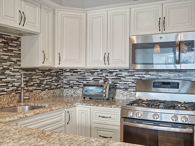 42 Hamilton Ave #B11 — Photo 18