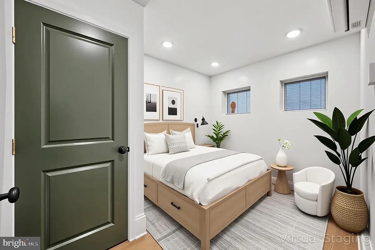 Building Photo - 1637 W Girard Ave #1