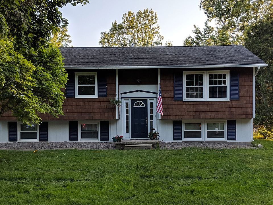 1st image of 5 Melody Ln