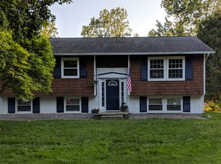 5 Melody Ln, Geneseo, NY 14454