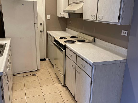 3rd image of 11055 S Nagle Ave