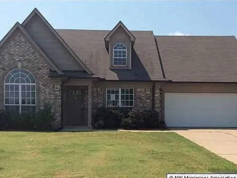 4355 Louden Dr — Photo 1