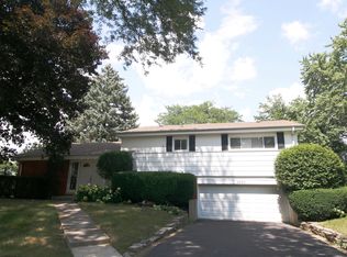 2900 Lilac Ln, Northbrook, IL