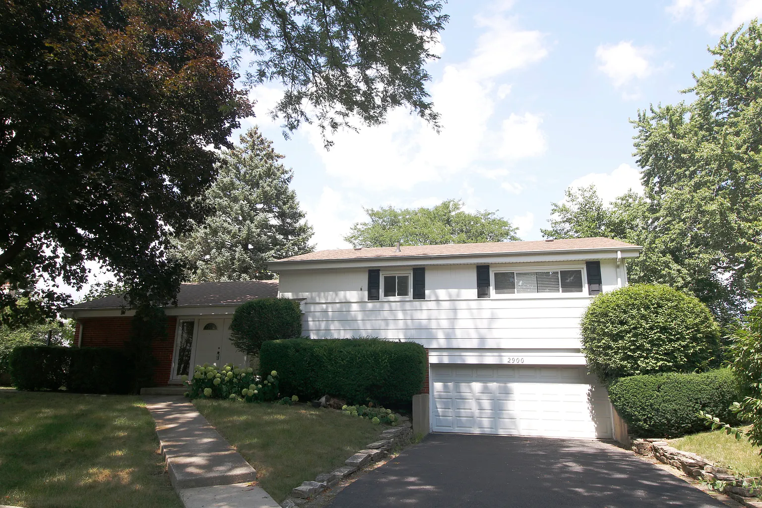 2900 Lilac Ln photo 1