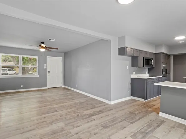 121 Roma Dr, Garland, TX 75041