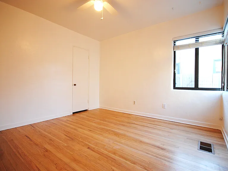 1202 Gold Ave SW — Photo 7