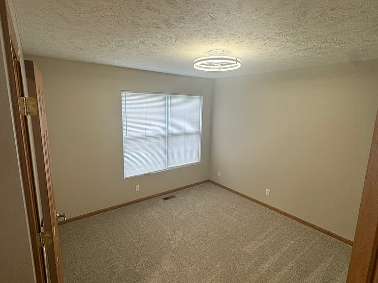 5009 S 194th Ave — Photo 20