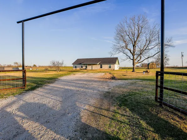 1727 Lcr 124, Mount Calm, TX 76673