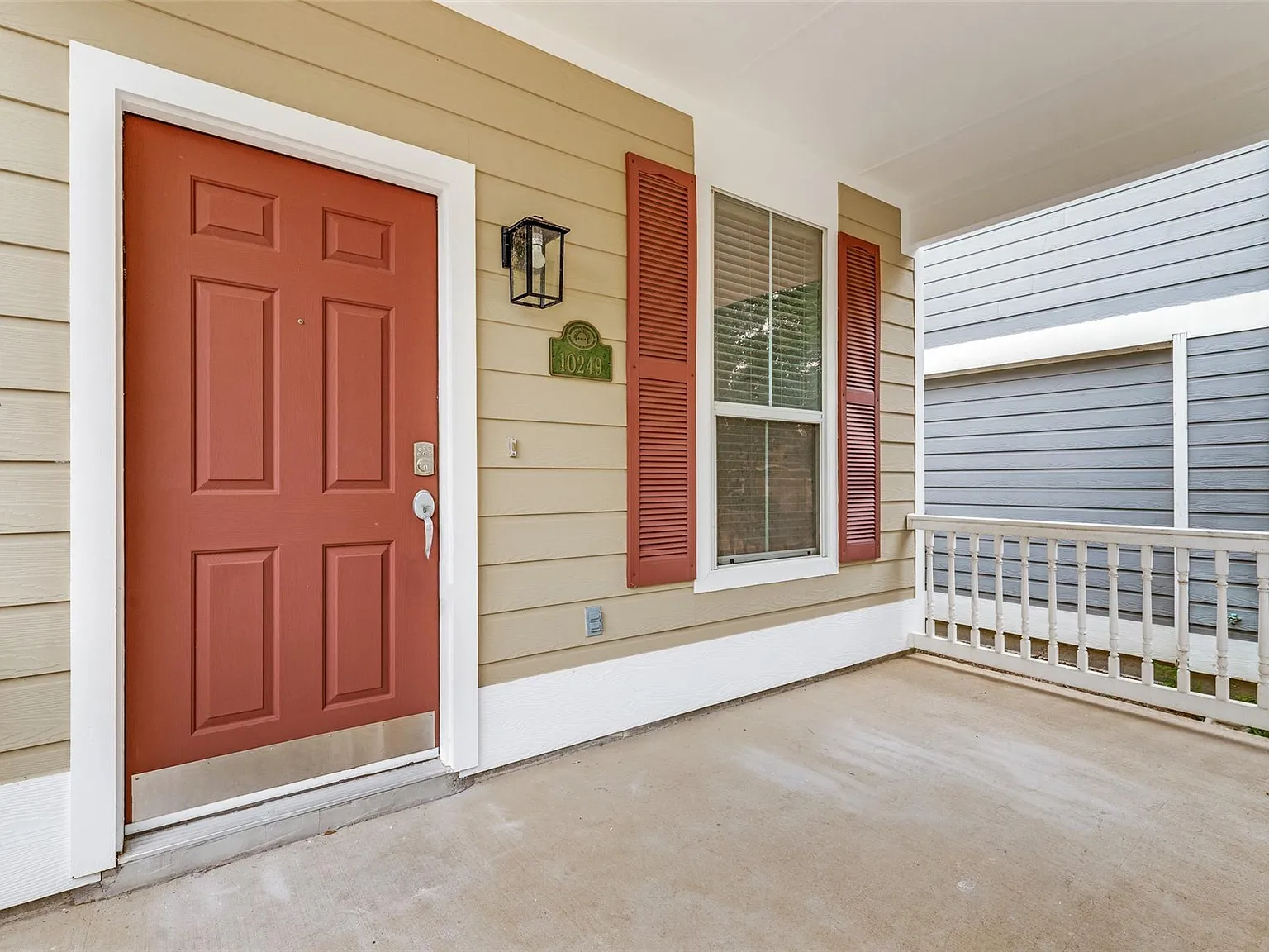 3 bed, 2.5 bath, 1676 sqft, $1,595 — Photo 2