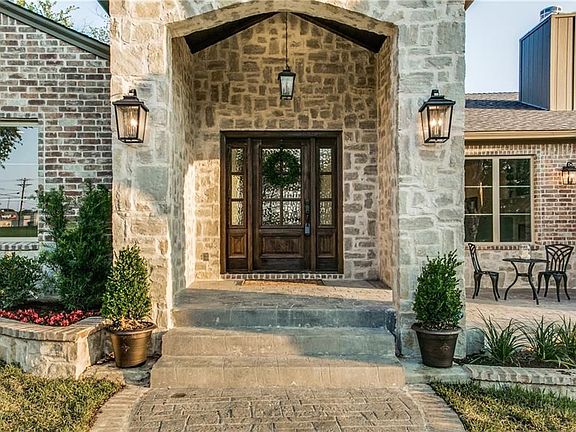 2nd image of 10110 Woodgrove Dr