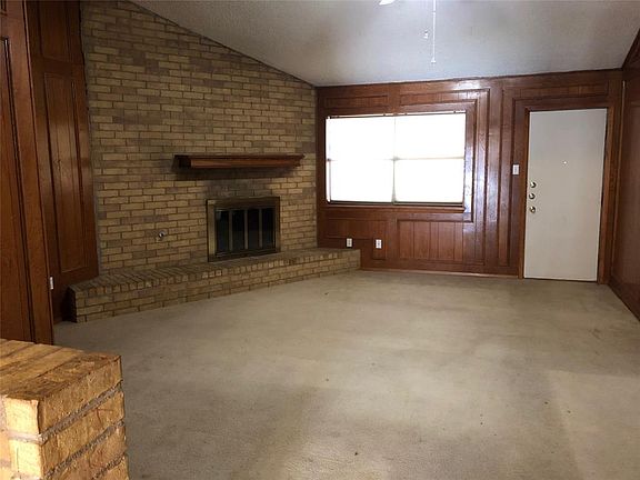 3rd image of 3242 Pheasant Dr