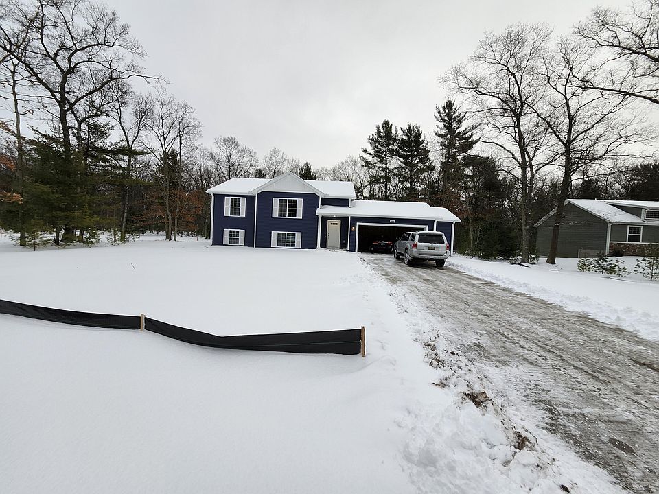 2nd image of 3060 Angelwood Dr