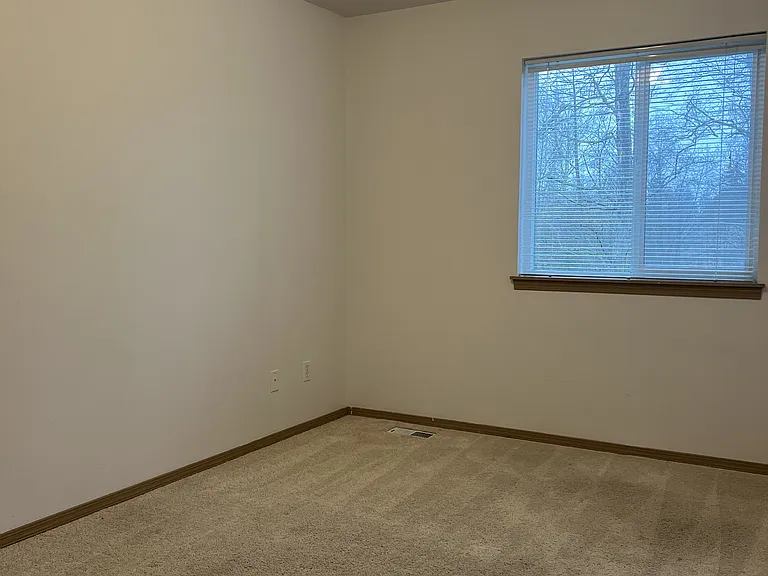 10104 Montana Rd #B — Photo 32
