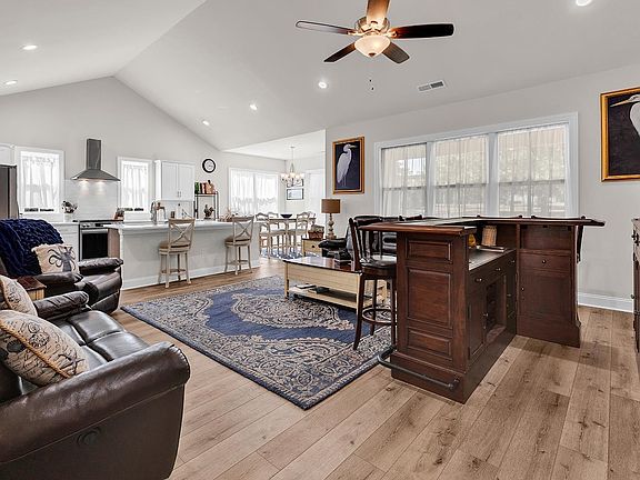 4th image of 845 Commanders Island Rd.