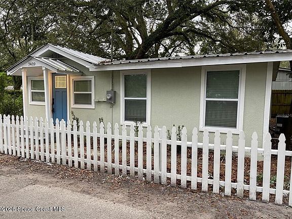 3rd image of 7409 Rhode Island Dr