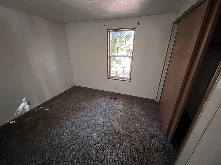22195 Vallotton Ln — Photo 33