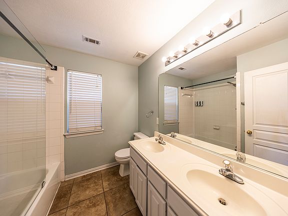 5th image of 2917 Osage Ln