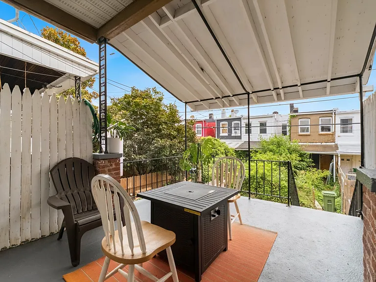 831 Wellington St — Photo 16