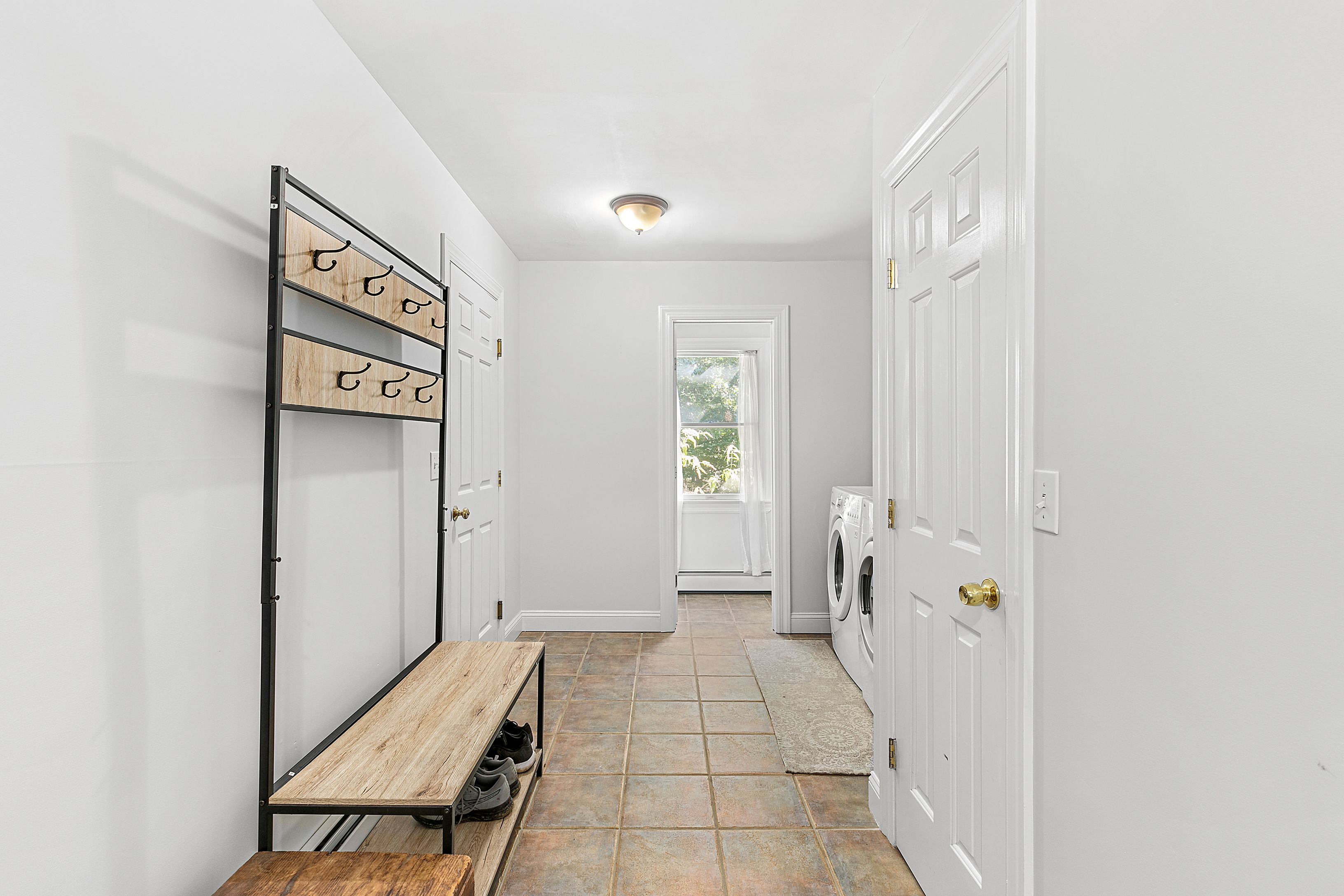 4 Maple St, East Hampton, NY 11937 Out East