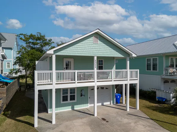 1311 Bonito Ln, Carolina Beach, NC 28428