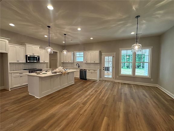 4th image of 12248 Lee Road 72