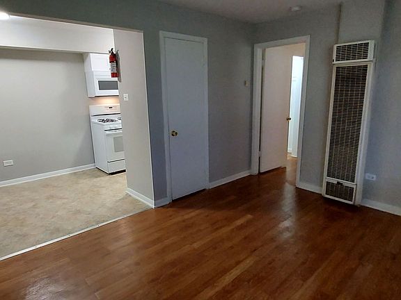 2nd image of 2242 Burr Oak Ave #Iv-a-02