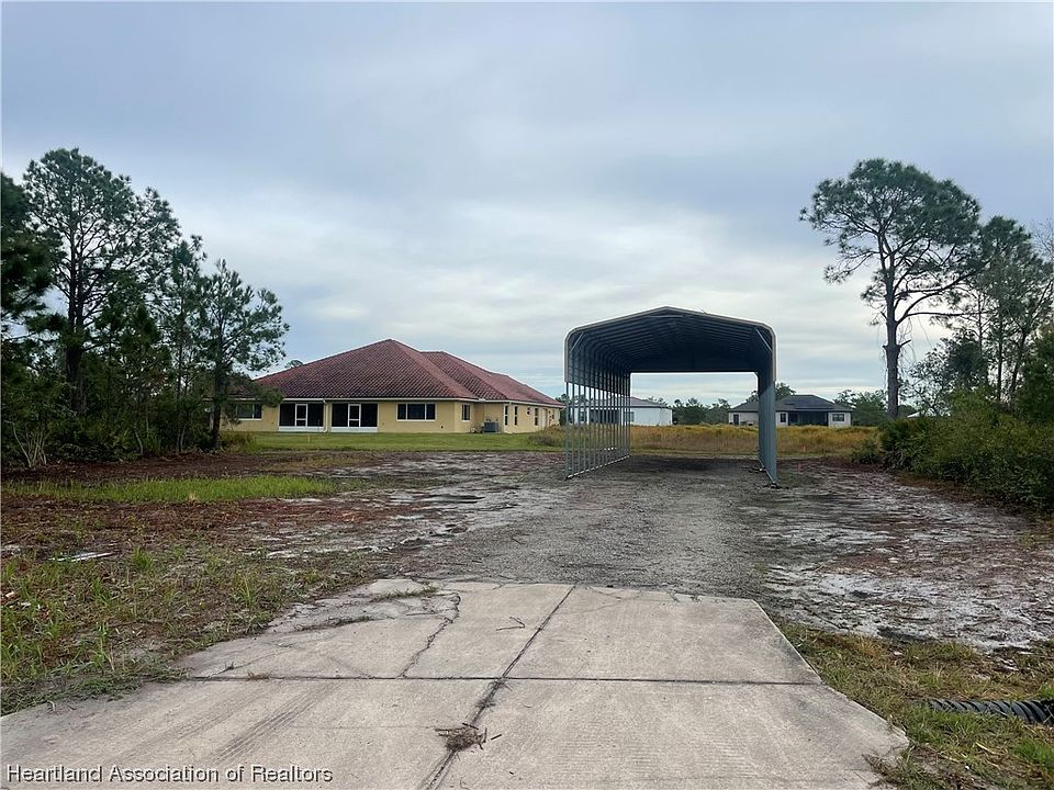 2nd image of 6881 Dickinson Dr