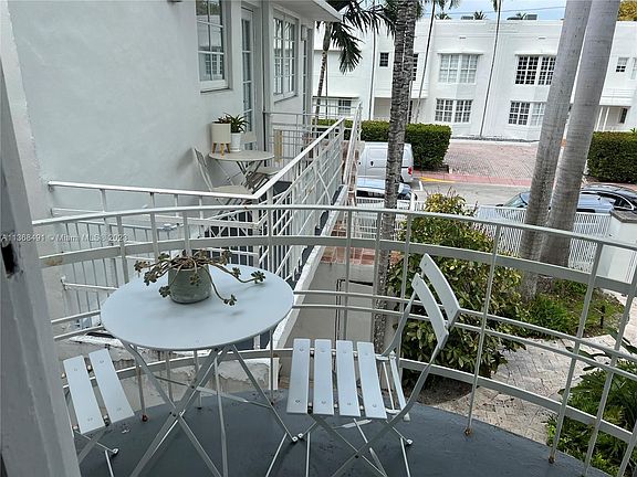 4th image of 750 Espanola Way APT 3