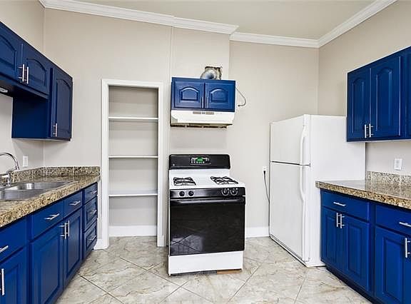 5th image of 2241 Eads St