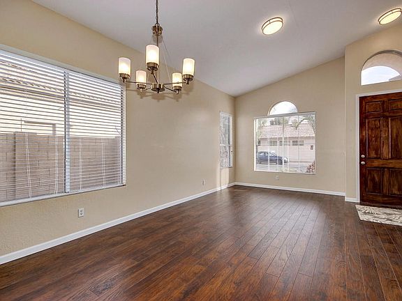 4th image of 100 S Pineview Pl