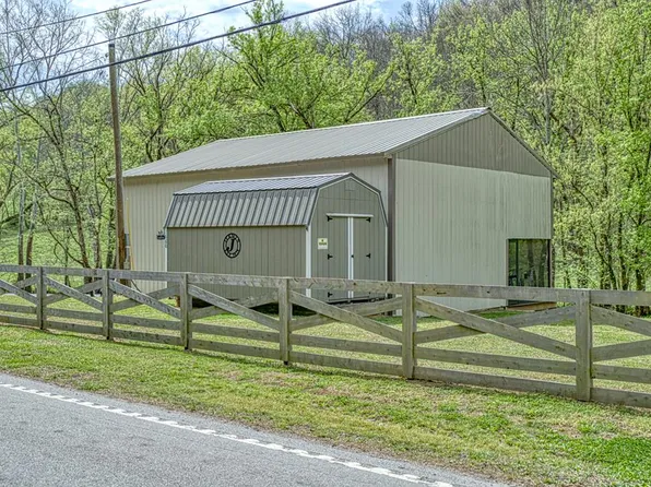 1660 Wolf Creek Rd, Silver Pt, TN 38582