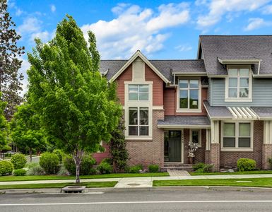2499 NW Crossing Dr, Bend, OR, 97703