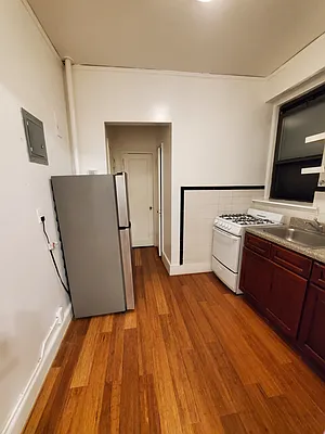 Rented by H F Hewitt Realty | media 6